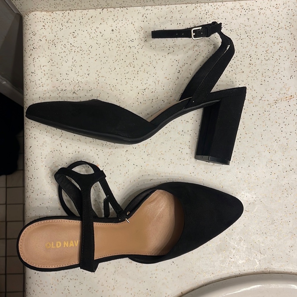 Old Navy black suede heels size 8